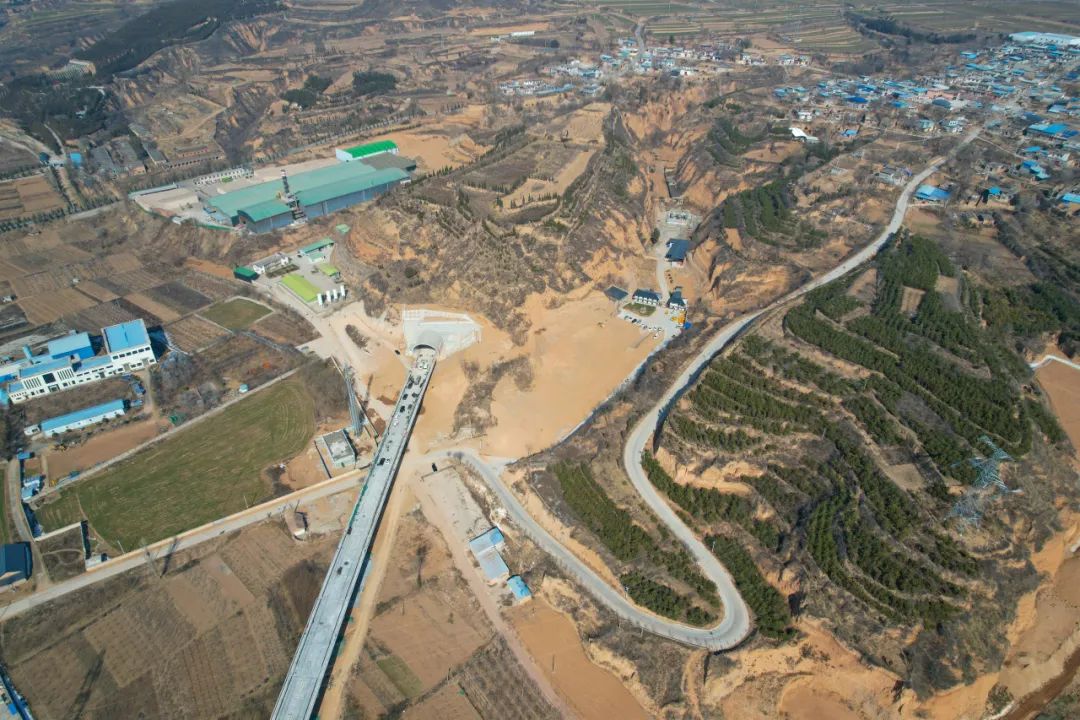 1739771683524775.jpg 640.jpg